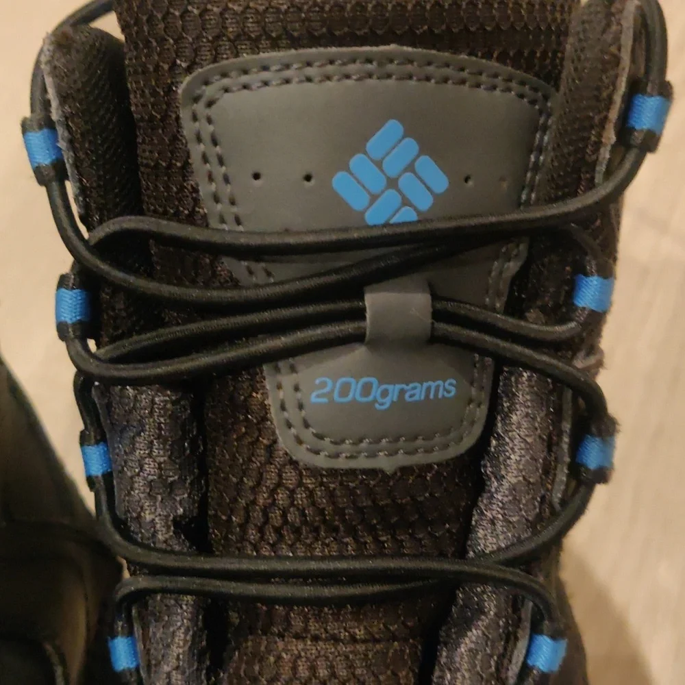 Columbia Bugaboot III 200 Grams Youth Black/Blue Winter Waterproof Boots Size 6